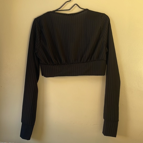 NWT Nasty Gal V-Neck Crop Top - Picture 6 of 6